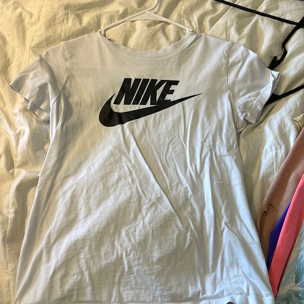 Womens Nike Tshirt
